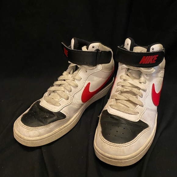 Kids Nikes good condition - Picture 3 of 5